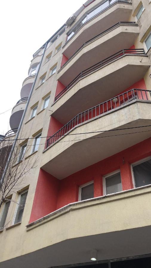 Ora-Prn,Cosy Apartment In The City Center Pristina Exterior foto
