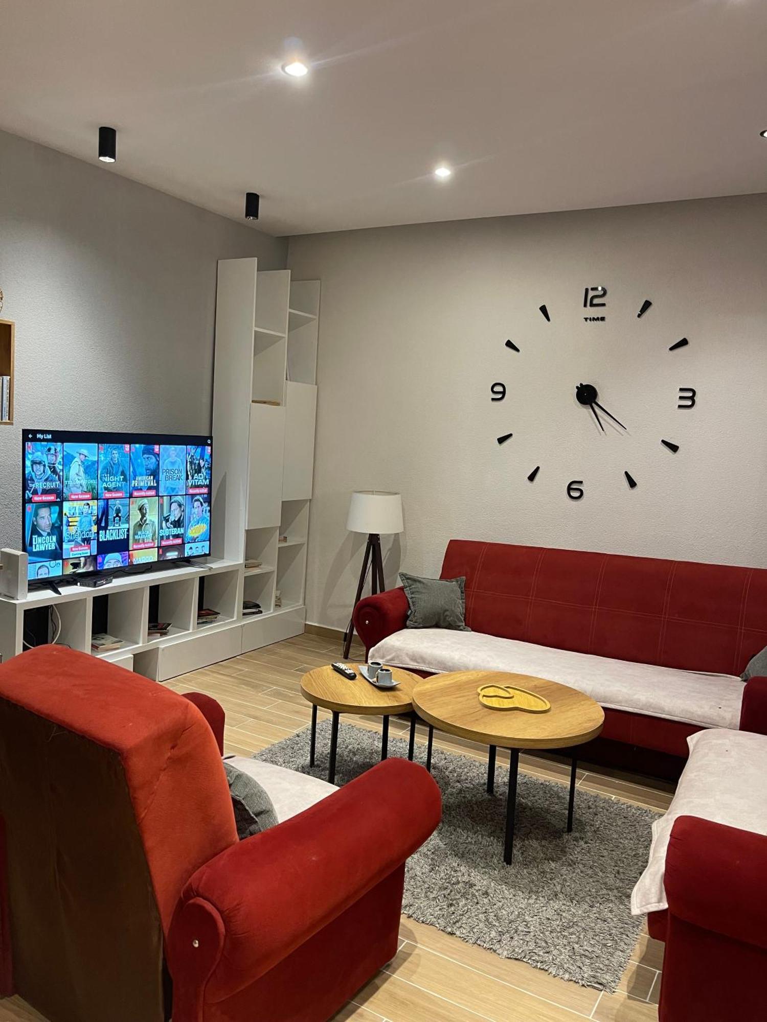 Ora-Prn,Cosy Apartment In The City Center Pristina Exterior foto