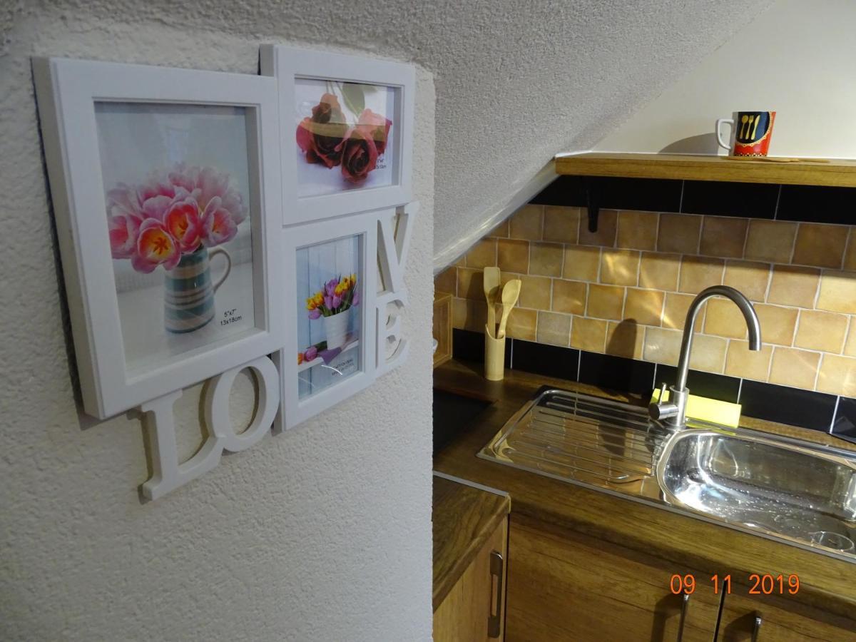 Ora-Prn,Cosy Apartment In The City Center Pristina Exterior foto